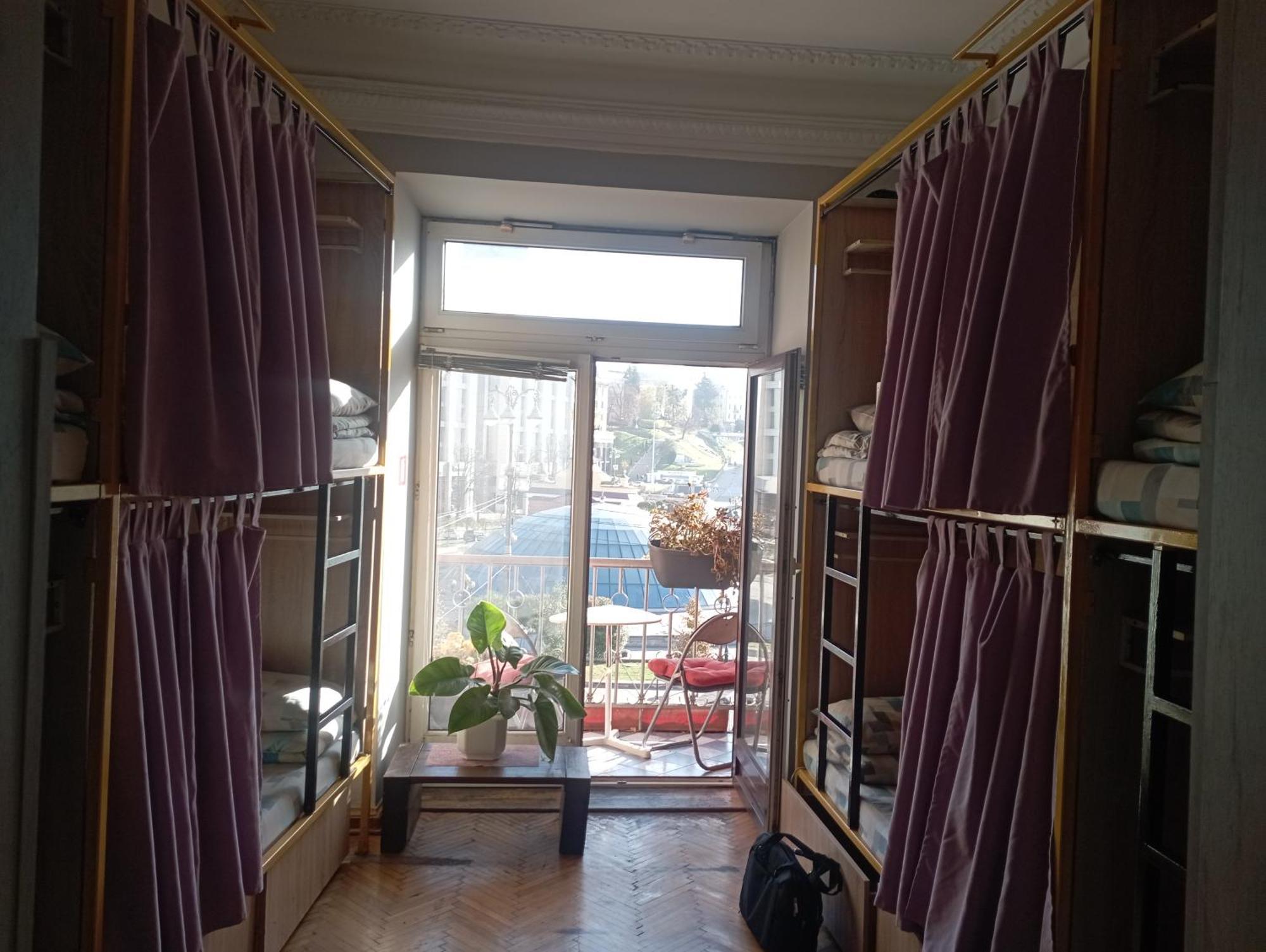 Булгакоff Vandrarhem Kiev Exteriör bild
